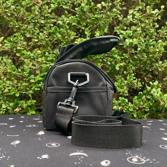 Photo digital / video camera padded crossover bag